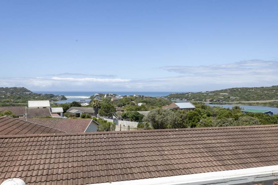 5 Bedroom Property for Sale in Kleinemonde Eastern Cape